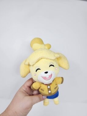 Animal Crossing Isabelle Plush – Official Nintendo Collectible